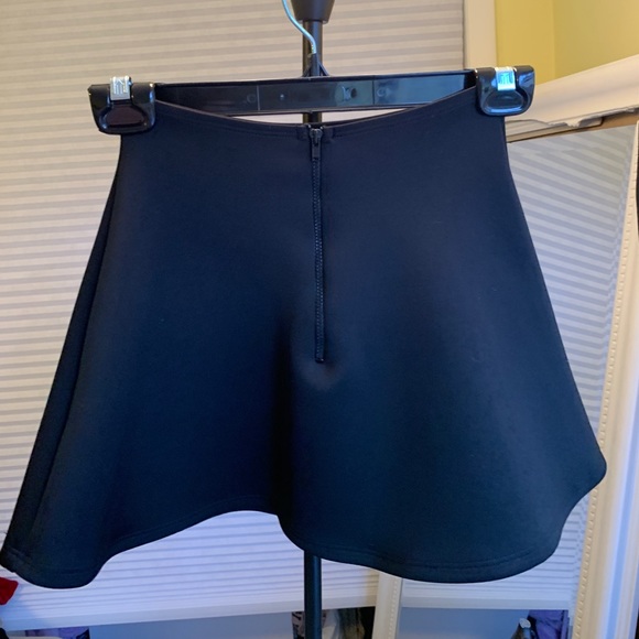 AMERICAN APPAREL BLACK SCUBA MINI SKATER SKIRT - Picture 4 of 4